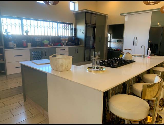 5 BEDROOM HOUSE FOR SALE IN KAYDALE